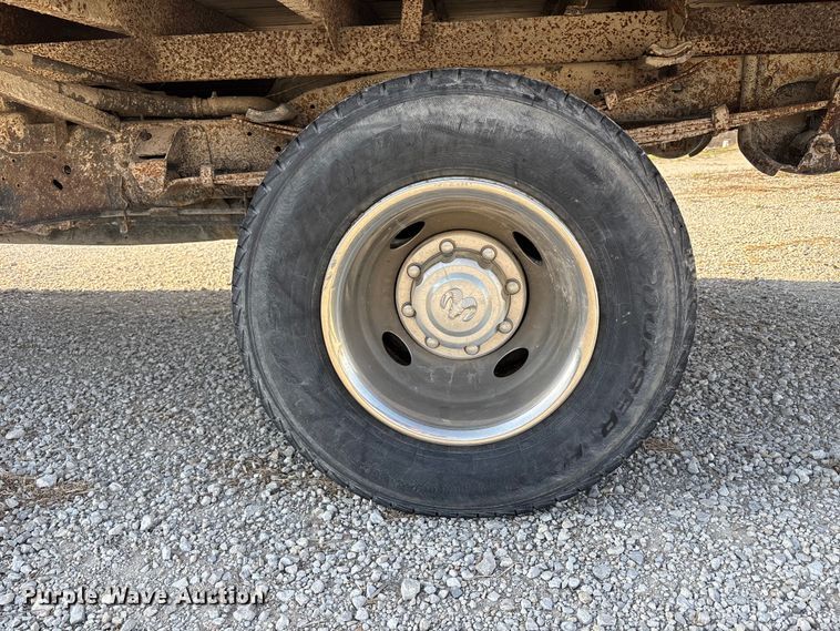 image for item FH7041 1999 Dodge Ram 3500 box truck