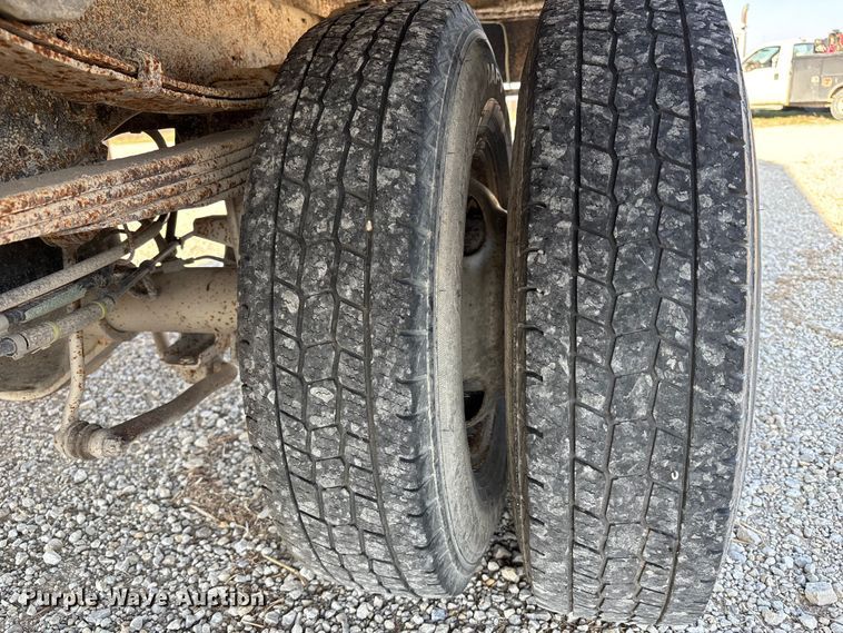 image for item FH7041 1999 Dodge Ram 3500 box truck