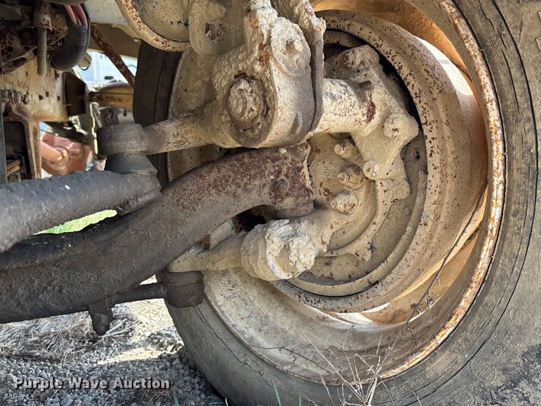 image for item FH7042 1998 Ford F800 truck cab and chassis