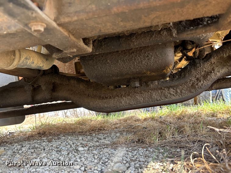 image for item FH7042 1998 Ford F800 truck cab and chassis