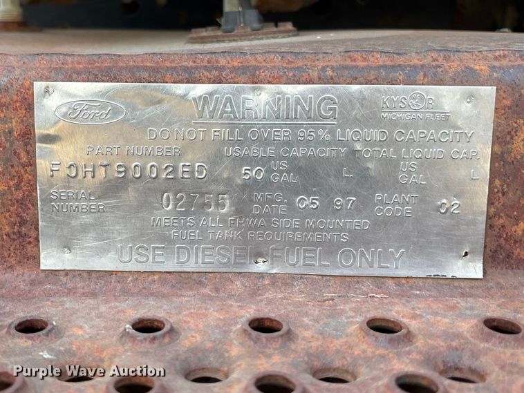 image for item FH7042 1998 Ford F800 truck cab and chassis