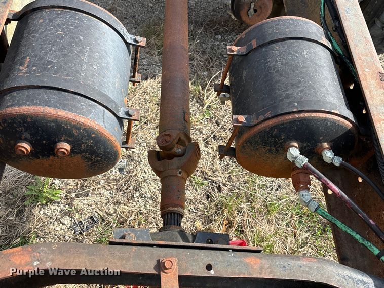 image for item FH7042 1998 Ford F800 truck cab and chassis