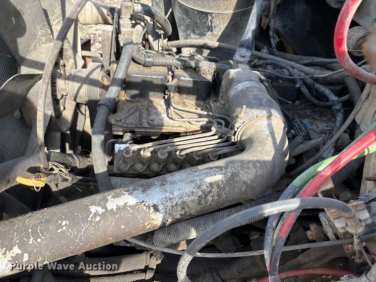 image for item FH7042 1998 Ford F800 truck cab and chassis