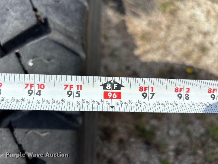 image for item FH7042 1998 Ford F800 truck cab and chassis