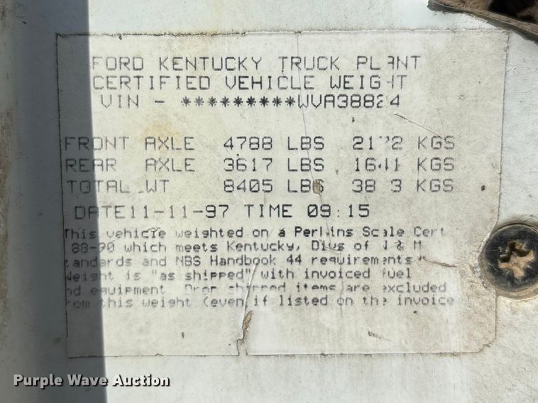 image for item FH7042 1998 Ford F800 truck cab and chassis