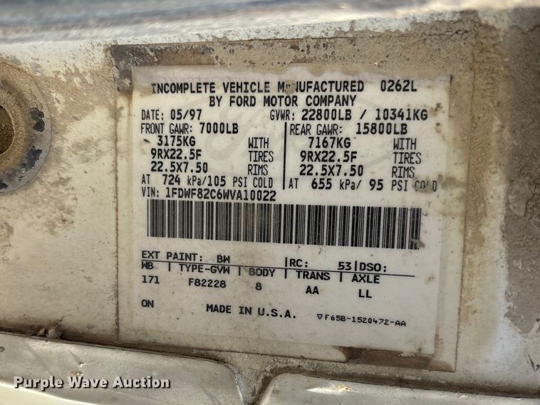 image for item FH7042 1998 Ford F800 truck cab and chassis