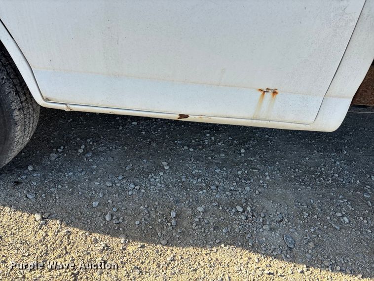 image for item FI0788 2004 Chevrolet  Express box truck