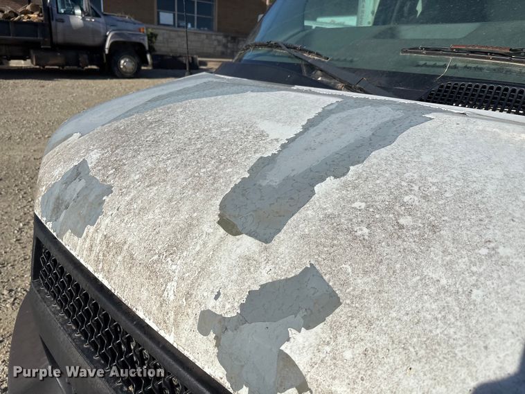 image for item FI0788 2004 Chevrolet  Express box truck