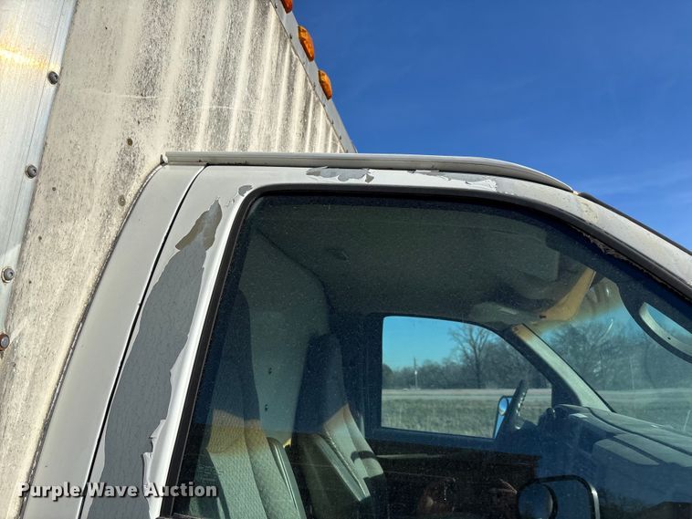 image for item FI0788 2004 Chevrolet  Express box truck