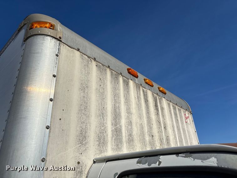 image for item FI0788 2004 Chevrolet  Express box truck