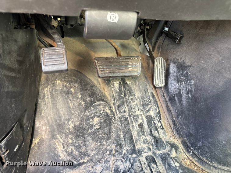 image for item FI0788 2004 Chevrolet  Express box truck