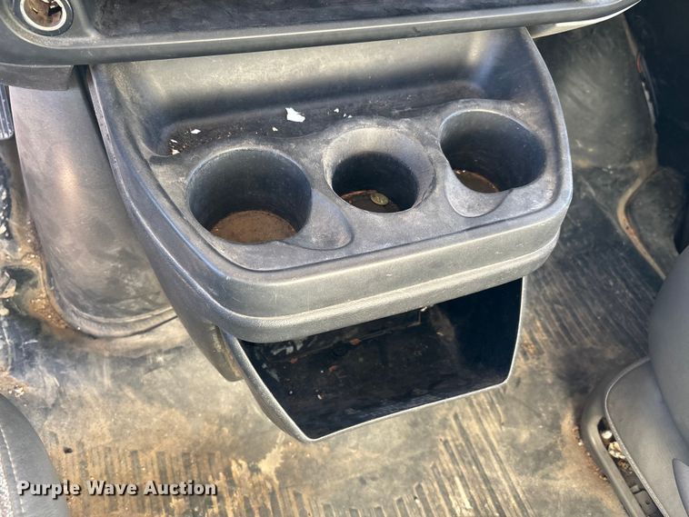 image for item FI0788 2004 Chevrolet  Express box truck