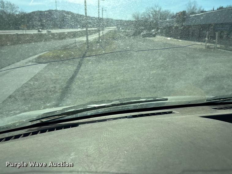 image for item FI0788 2004 Chevrolet  Express box truck