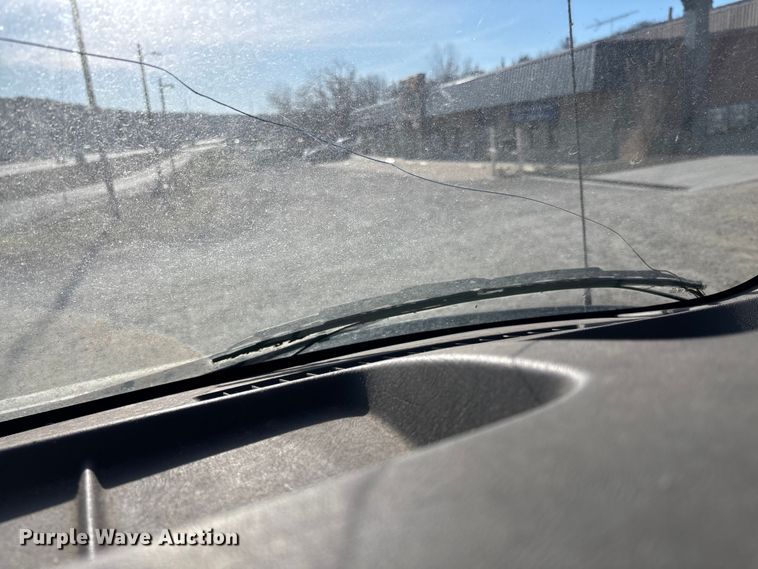 image for item FI0788 2004 Chevrolet  Express box truck