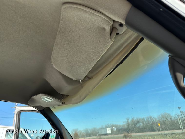 image for item FI0788 2004 Chevrolet  Express box truck