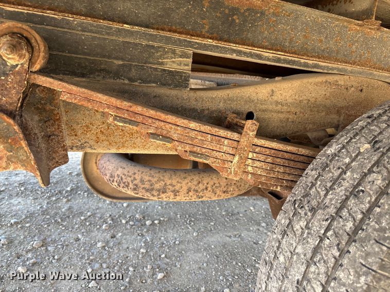 image for item FI0788 2004 Chevrolet  Express box truck