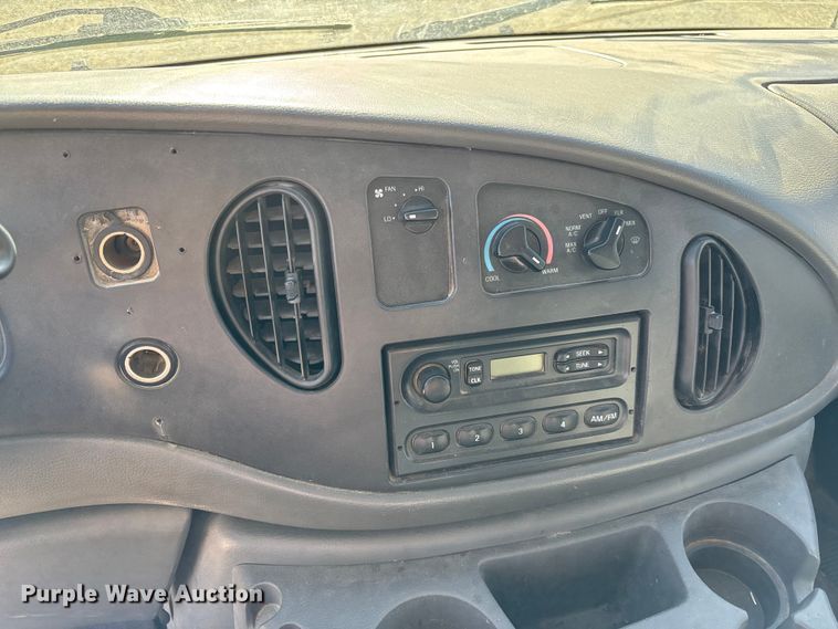 image for item FI0789 2006 Ford E150 Econoline van