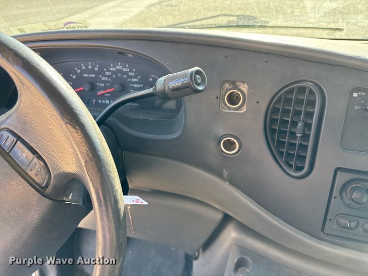 image for item FI0789 2006 Ford E150 Econoline van