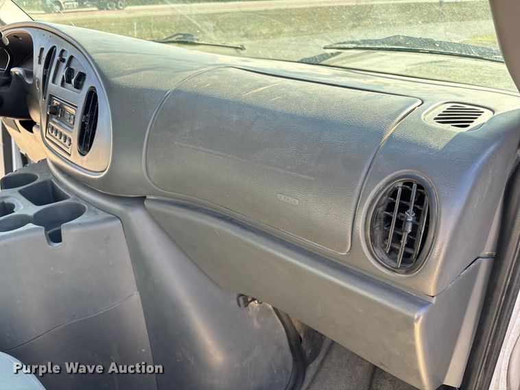 image for item FI0789 2006 Ford E150 Econoline van