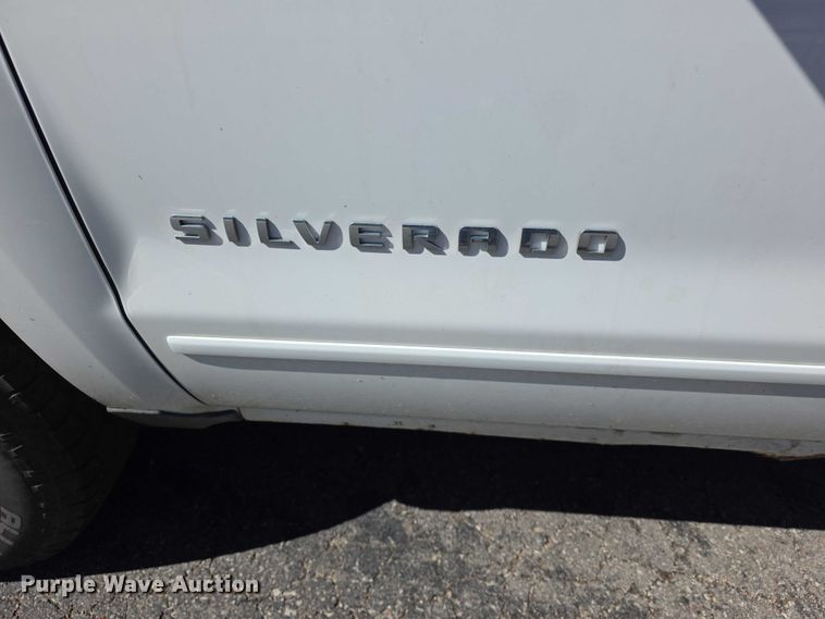 image for item FI0876 2015 Chevrolet Silverado 1500 Crew Cab pickup truck