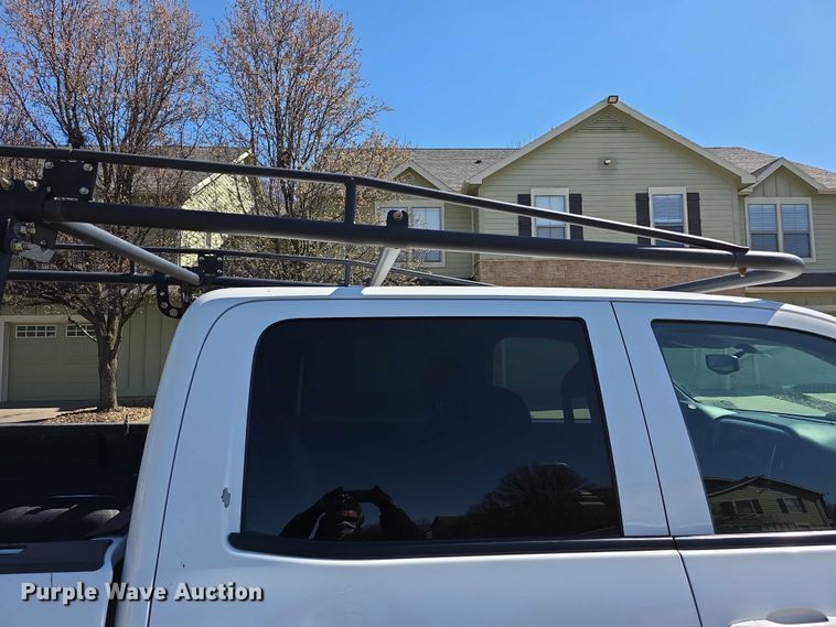 image for item FI0876 2015 Chevrolet Silverado 1500 Crew Cab pickup truck