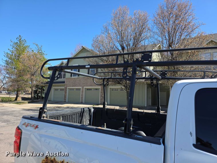 image for item FI0876 2015 Chevrolet Silverado 1500 Crew Cab pickup truck