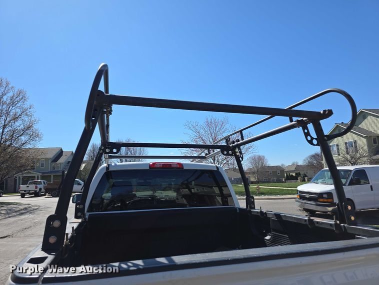 image for item FI0876 2015 Chevrolet Silverado 1500 Crew Cab pickup truck