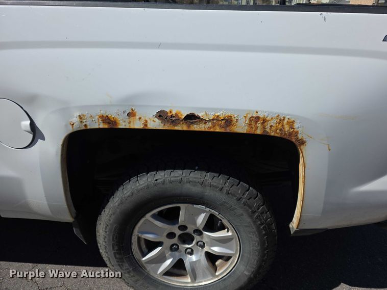 image for item FI0876 2015 Chevrolet Silverado 1500 Crew Cab pickup truck