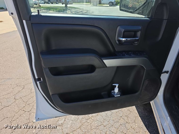 image for item FI0876 2015 Chevrolet Silverado 1500 Crew Cab pickup truck