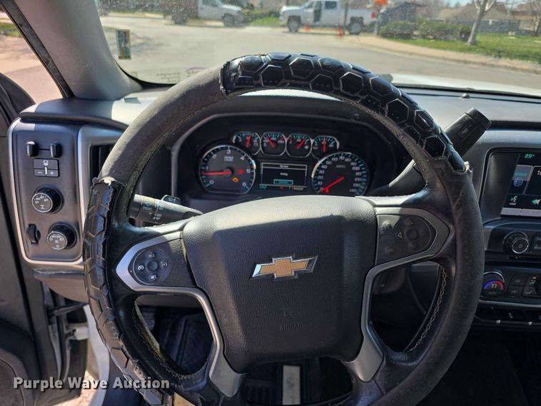 image for item FI0876 2015 Chevrolet Silverado 1500 Crew Cab pickup truck