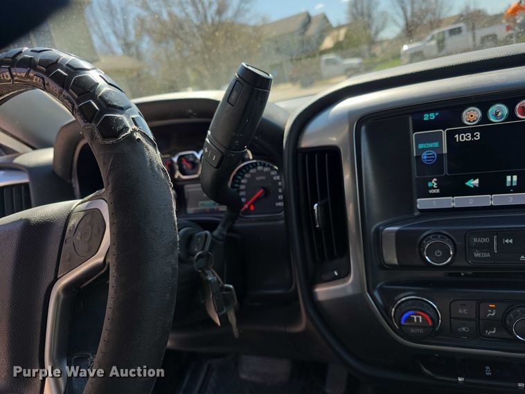 image for item FI0876 2015 Chevrolet Silverado 1500 Crew Cab pickup truck