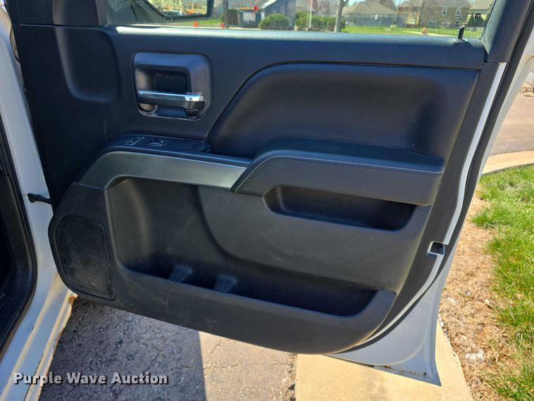 image for item FI0876 2015 Chevrolet Silverado 1500 Crew Cab pickup truck