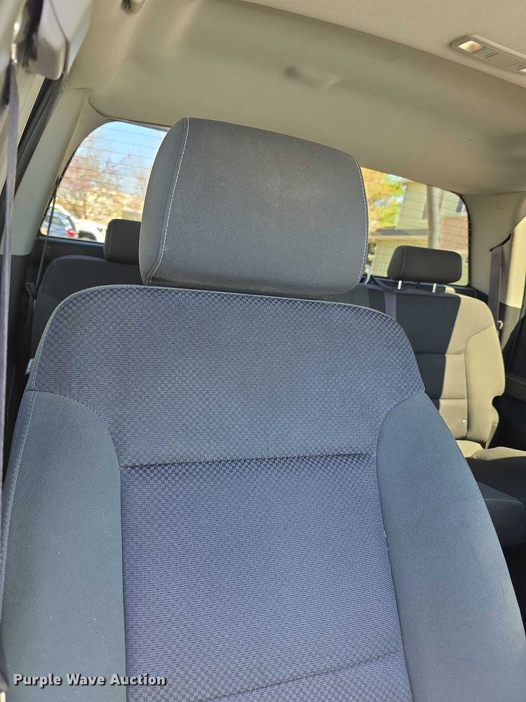 image for item FI0876 2015 Chevrolet Silverado 1500 Crew Cab pickup truck