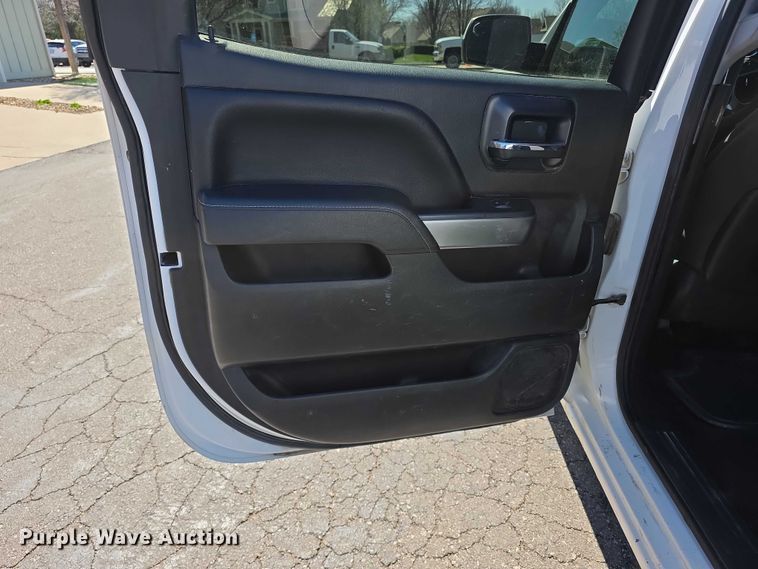 image for item FI0876 2015 Chevrolet Silverado 1500 Crew Cab pickup truck