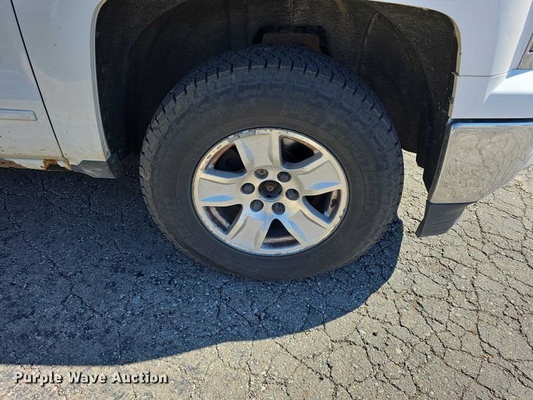 image for item FI0876 2015 Chevrolet Silverado 1500 Crew Cab pickup truck