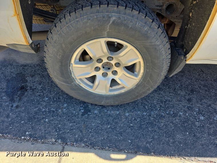 image for item FI0876 2015 Chevrolet Silverado 1500 Crew Cab pickup truck