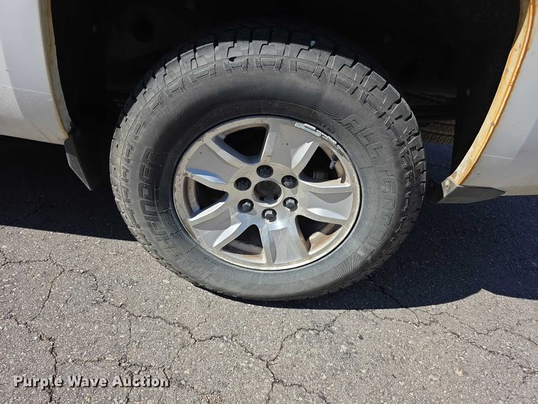 image for item FI0876 2015 Chevrolet Silverado 1500 Crew Cab pickup truck