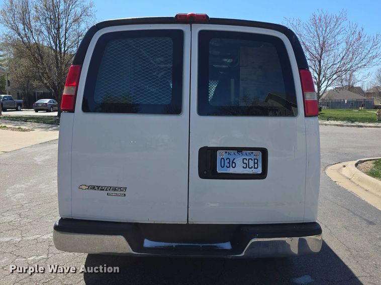 image for item FI0877 2014 Chevrolet Express G2500 van