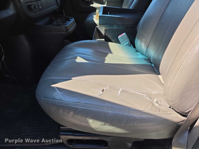 image for item FI0877 2014 Chevrolet Express G2500 van