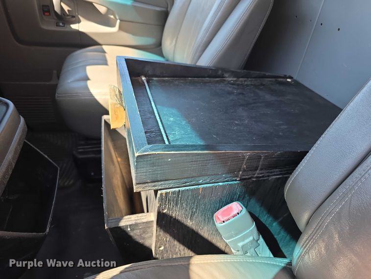 image for item FI0877 2014 Chevrolet Express G2500 van