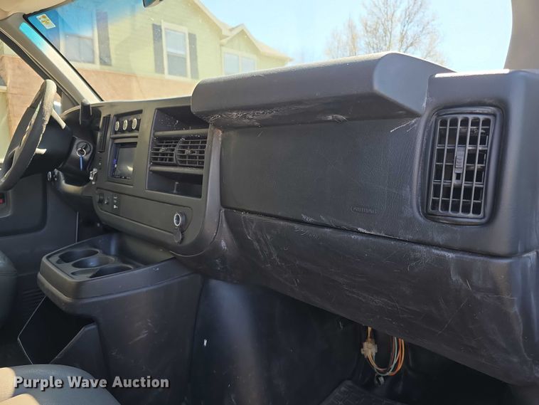 image for item FI0877 2014 Chevrolet Express G2500 van