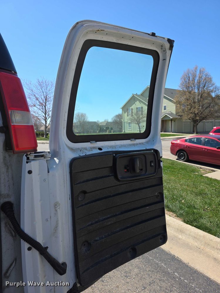 image for item FI0877 2014 Chevrolet Express G2500 van