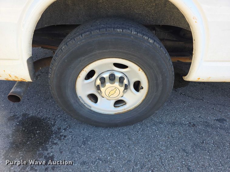 image for item FI0877 2014 Chevrolet Express G2500 van