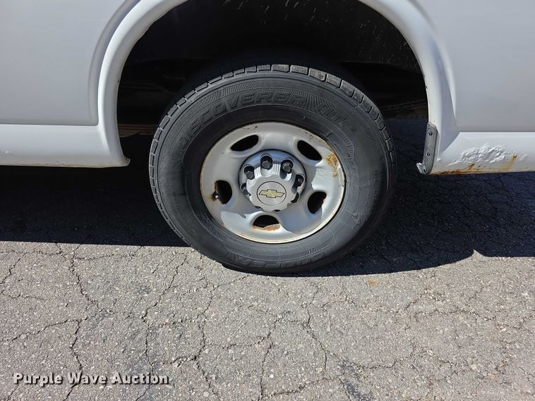 image for item FI0877 2014 Chevrolet Express G2500 van