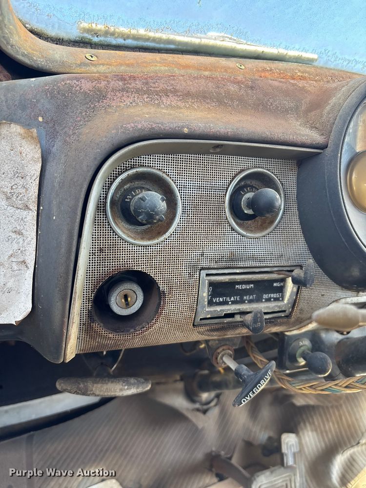 image for item FI0932 1951 Ford Deluxe coupe