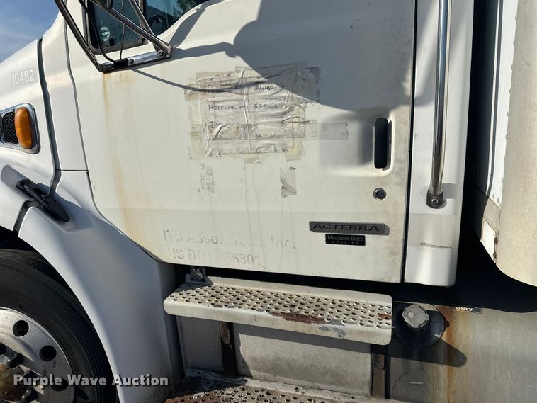 image for item FK0011 2004 Sterling Acterra box truck