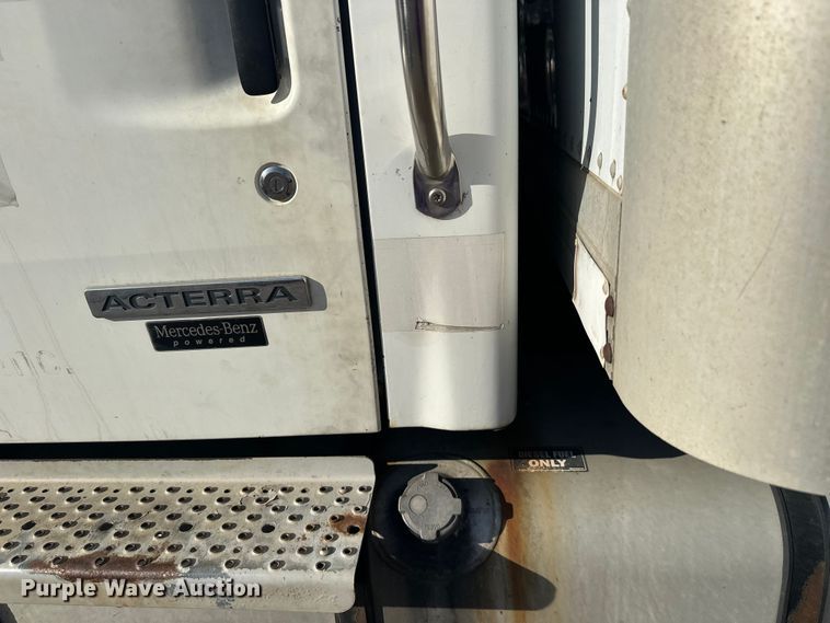 image for item FK0011 2004 Sterling Acterra box truck