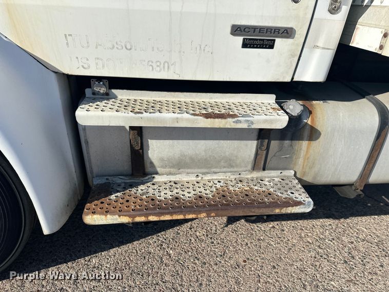 image for item FK0011 2004 Sterling Acterra box truck