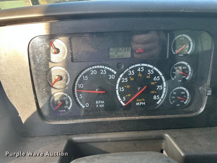 image for item FK0011 2004 Sterling Acterra box truck