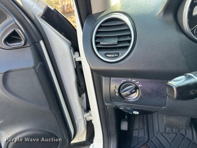 image for item FK0012 2009 Mercedes-Benz ML350 SUV